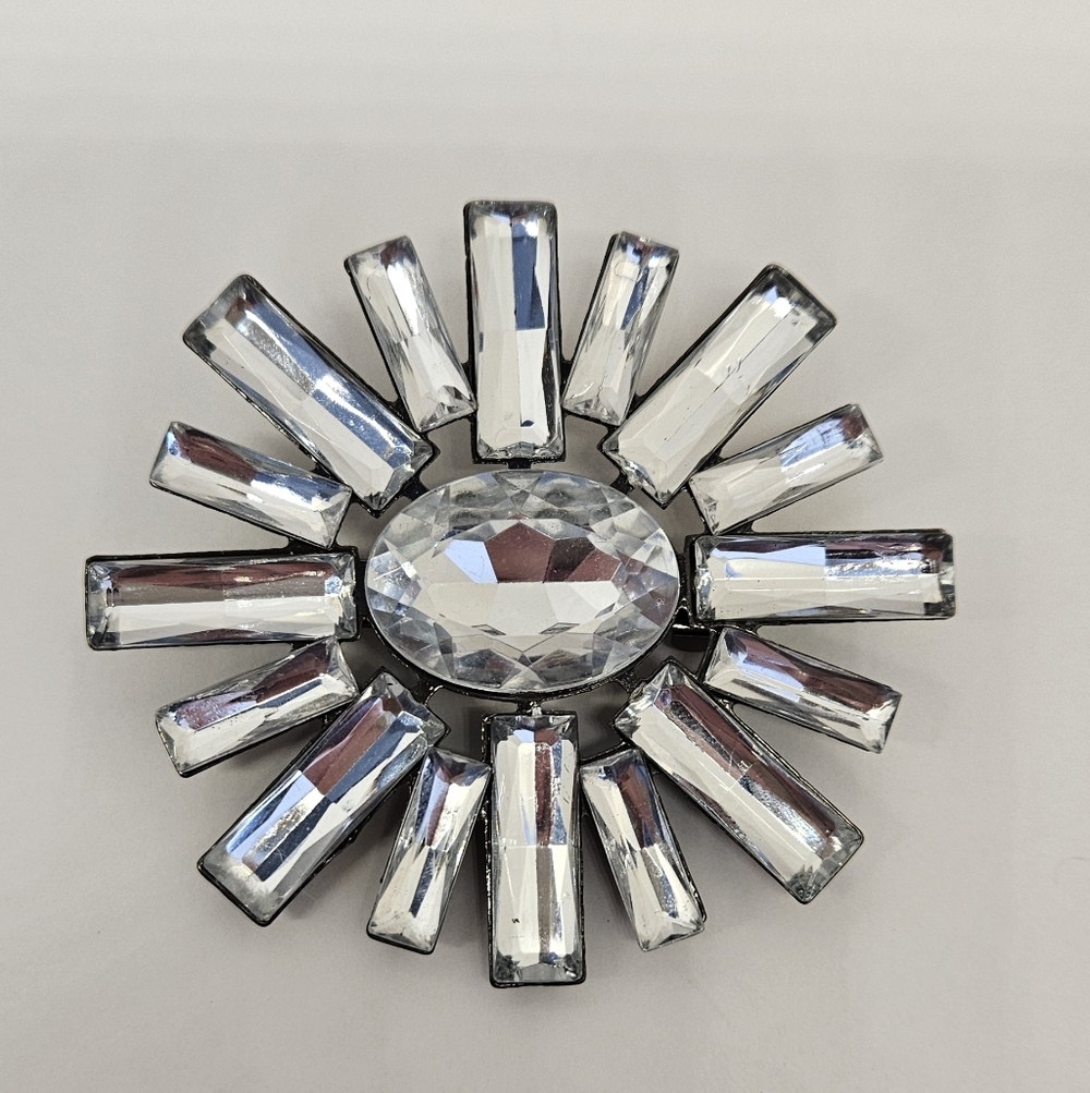 Starburst Brooch Pin Clear Gunmetal Tone Plastic Acrylic Stones